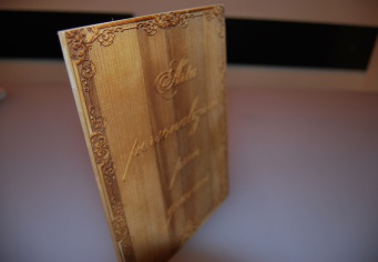 Placa din lemn Arta personalizarii prin gravura
