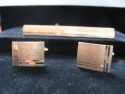 Butoni de camasa din aur personalizati prin gravura mecanica