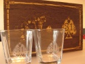Set de pahare personalizate ambalate in cutie cadou din lemn personalizata prin gravura laser