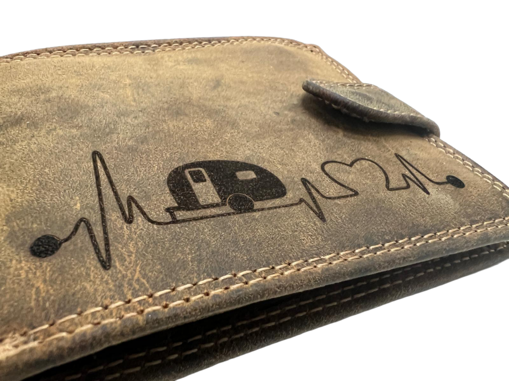 Detaliu portofel piele personalizat